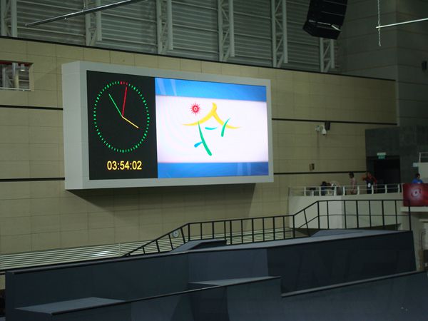 澳门科技大学体育场led室内全彩显示屏