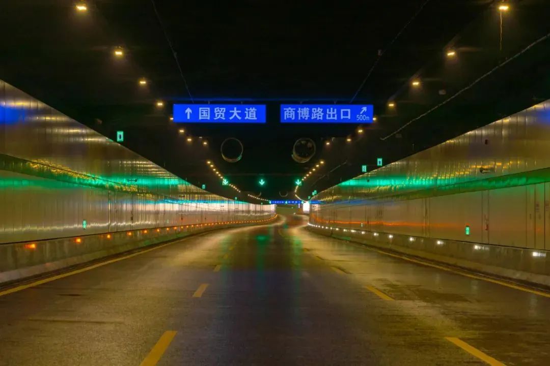 隧道照明,隧道工程,LED隧道灯,道路照明,智慧路灯